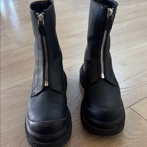Stuart Weitzman Black Leather Boots front zip size 7 US